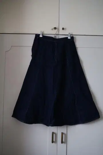 H&M EDITION 다크 데님 플레어 스커트 사이즈 36