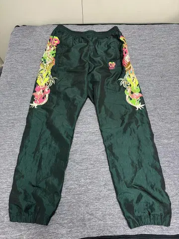 doublet /CHAOS EMBROIDERY CHAMBRAY PANTS