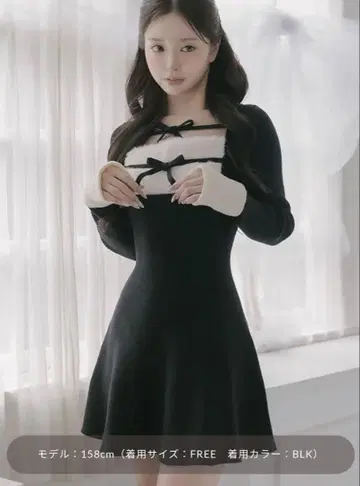 리본 퍼 플레어 니트 미니 원피스