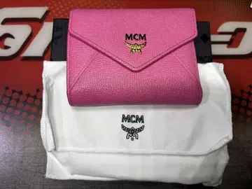 [ 새상품 ] MCM 핑크 골드 로고 금장 장식 3단 폴더형 지갑