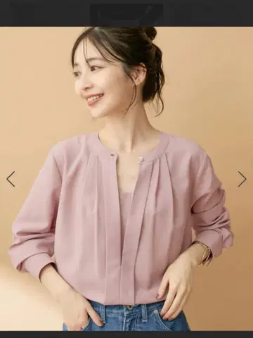 택 포함 새상품.vis 프론트 턱 블라우스
