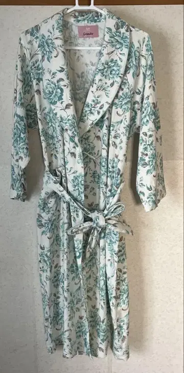 와코루 꽃무늬 로브 가운