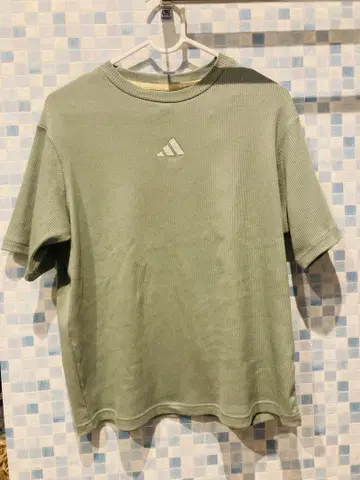 adidas 그린 T셔츠 M 사이즈