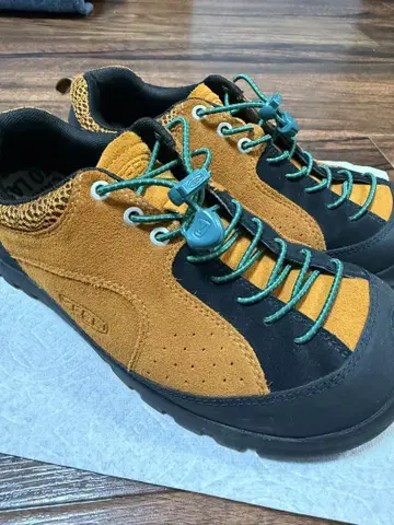 KEEN 스니커즈