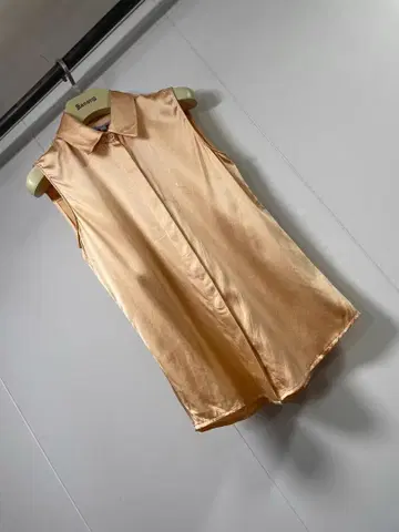 오렌지 새틴 슬리브리스 셔츠