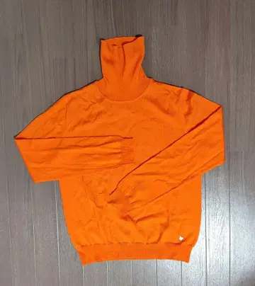 LOUNIE 터틀넥 스웨터