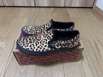 VANS 레오파드 무늬 슬립온 스니커즈
