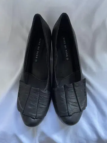 블랙 로우힐 펌프스
