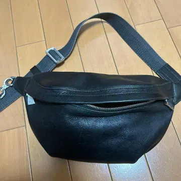 블랙 가죽 숄더백 aniary