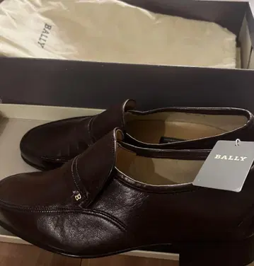 택 포함 새상품 BALLY 다크 브라운 가죽 로퍼