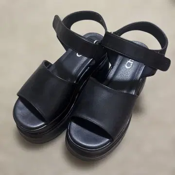 Chico 통굽 볼륨 밑창 샌들