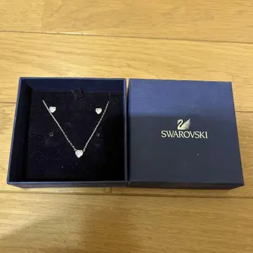 Swarovski 하트 모양 목걸이와 하트 모양 귀걸이 세트