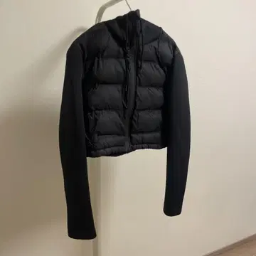 ZARA 후드 부착 다운 자켓 S 사이즈 블랙