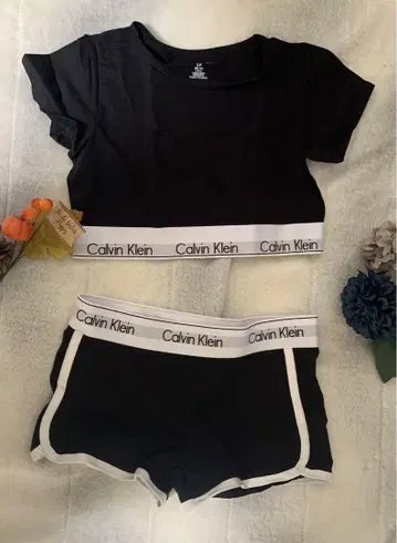 Calvin Klein 블랙 숏팬츠 셋업 S 사이즈