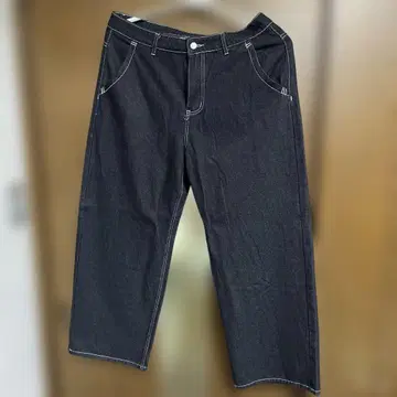 BW 그래픽 디자인 스트레이트 데님
