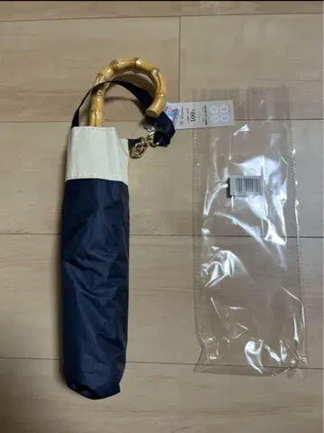 [ 미사용 새상품 ] 시쨩 나루세 아이리 접이식 완전 차광 양산 네이비