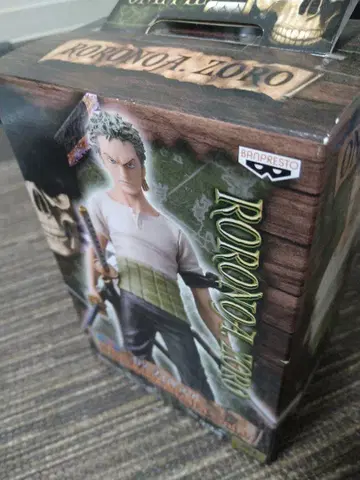 BANPRESTO 로로노아 조로 피규어