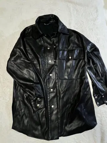 ZARA 블랙 가죽 셔츠 자켓 XS