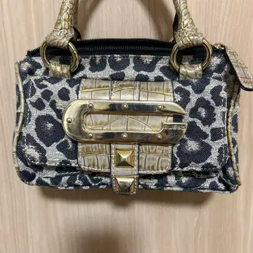 GUESS 레오파드 무늬 핸드백