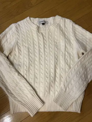 GENERAL IDEA 케이블 니트 스웨터 아이보리