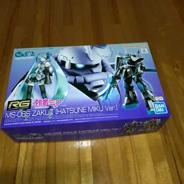 RG 1/144 MS-06S 자쿠II (하츠네 미쿠 Ver.)
