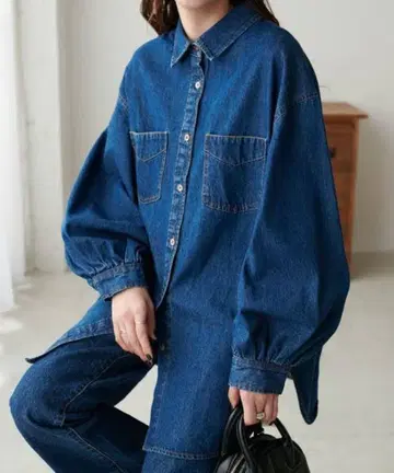 DISCOAT 소매 볼륨 빅 데님 셔츠