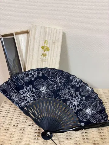 SUEHIRO KYOTO 네이비 오동나무 부채, 오동나무 상자 포함