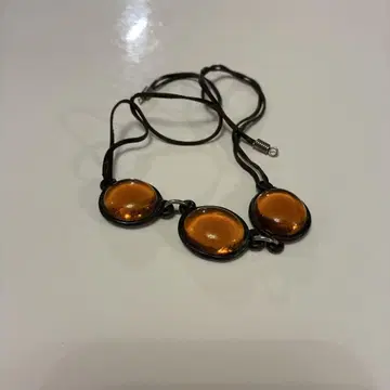 오렌지 컬러 돌 캐주얼 목걸이