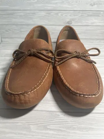 브라운 가죽 모카신 신발