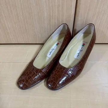 긴자 카네마츠 Ginza Kanematsu 악어 엠보싱 펌프스