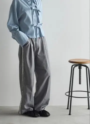 자이언트 글리터 프린지 사이드 라인 슬랙스