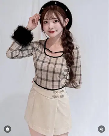 NOMAE 원웨이 퍼 커프스 백리본 상의 베이지
