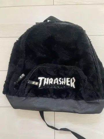 THRASHER 백팩