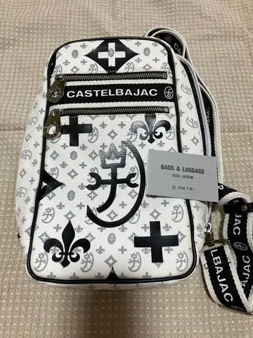 컨디션 최상 CASTELBAJAC 숄더백 화이트 모노그램 귀여움