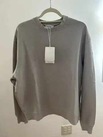COS 트레이닝복