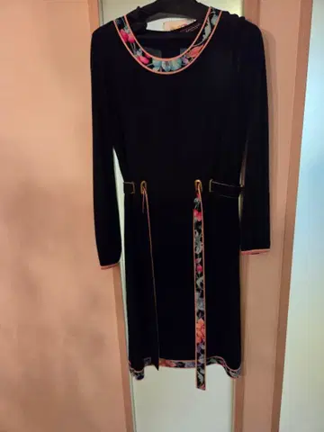 LEONARD 긴팔 무릎 기장 원피스 블랙 36 Size