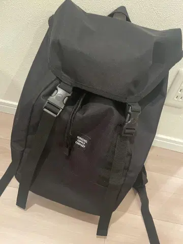 Herschel Iona 블랙 백팩 24L