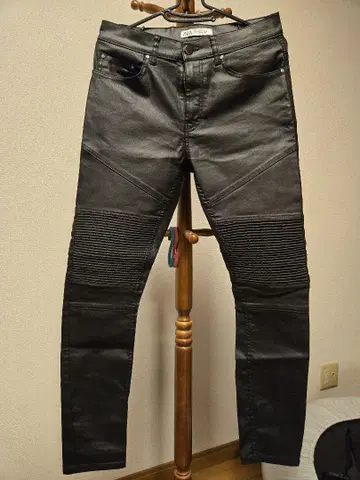 ZARA MAN 광택 가공 스키니 데님 블랙