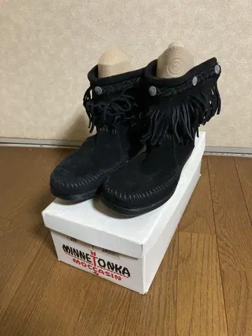 MINNETONKA 모카신 프린지 부츠