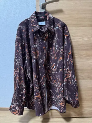 taupe 마블 무늬 긴팔 셔츠 브라운 계열