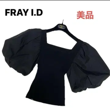 FRAY I.D 프레이 아이디 스퀘어넥 퍼프 슬리브 니트