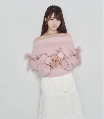 로제뮤즈 rosemuse 오프숄더 맨투맨 상의