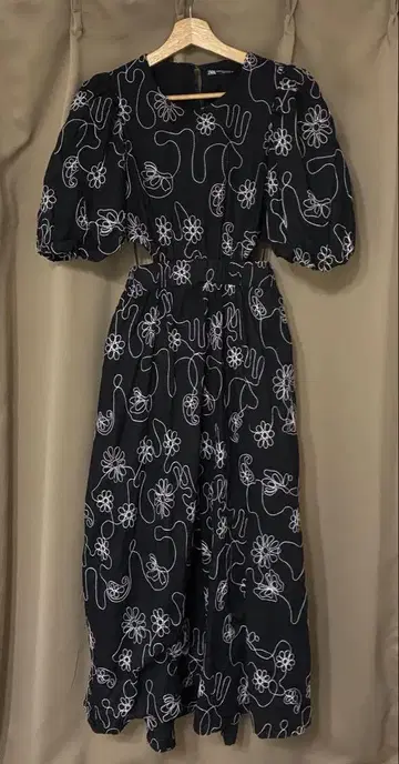 ZARA 블랙 롱 원피스 꽃무늬