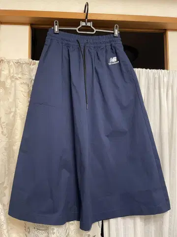 뉴발란스 스커트 M 사이즈 네이비 새상품