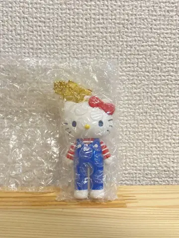 헬로키티전 시크릿 마스코트 참 오버롤
