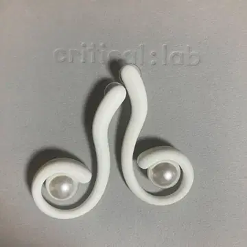 critical:lab 귀걸이