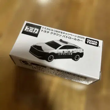 토미카 도요타 크라운 패트롤카 2025