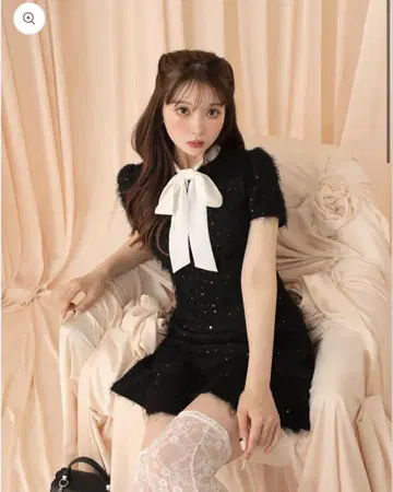 새상품 택 에무미에메 Feather sequin mini onepiece