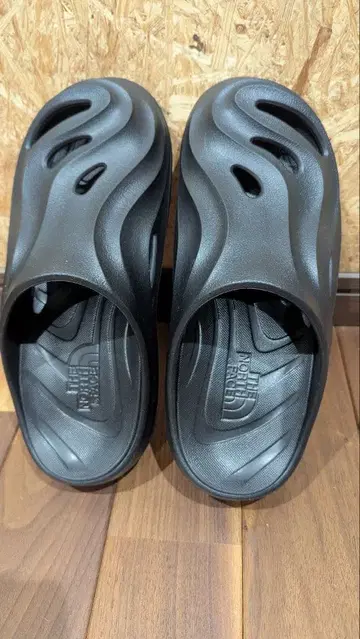 THE NORTH FACE 블랙 샌들 26cm