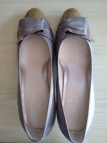 새상품급 리즈 라피네 펌프스(23.5cm)